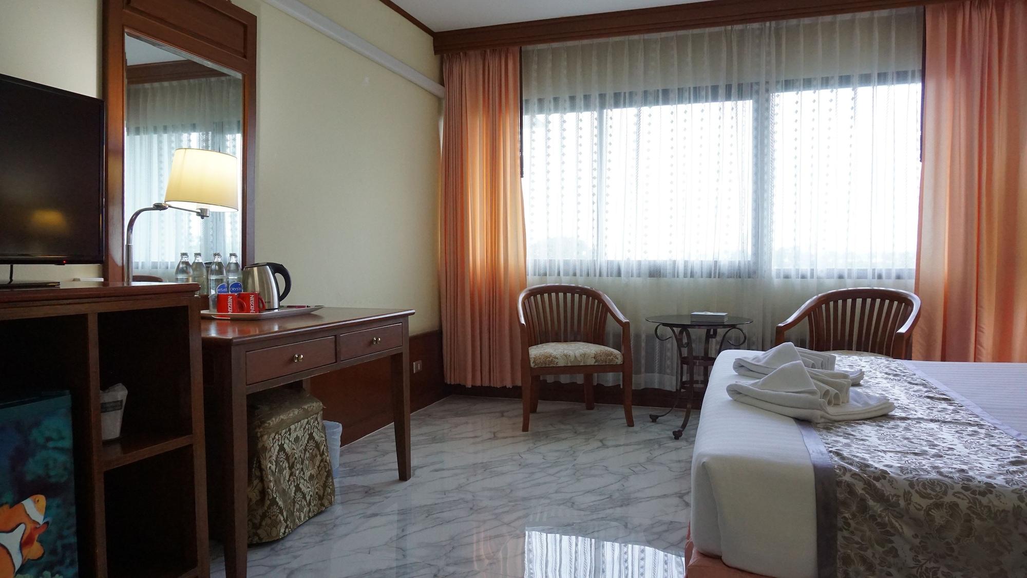 Wattana Park Hotel Trang Exterior foto