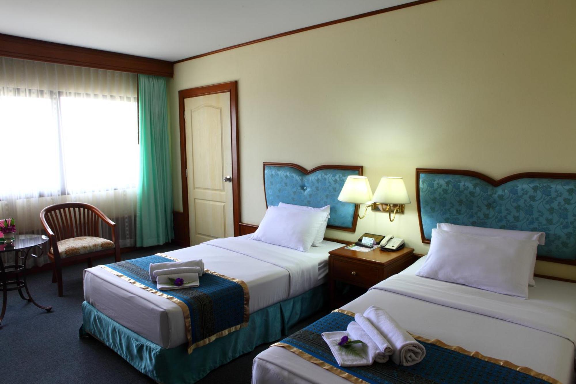 Wattana Park Hotel Trang Quarto foto
