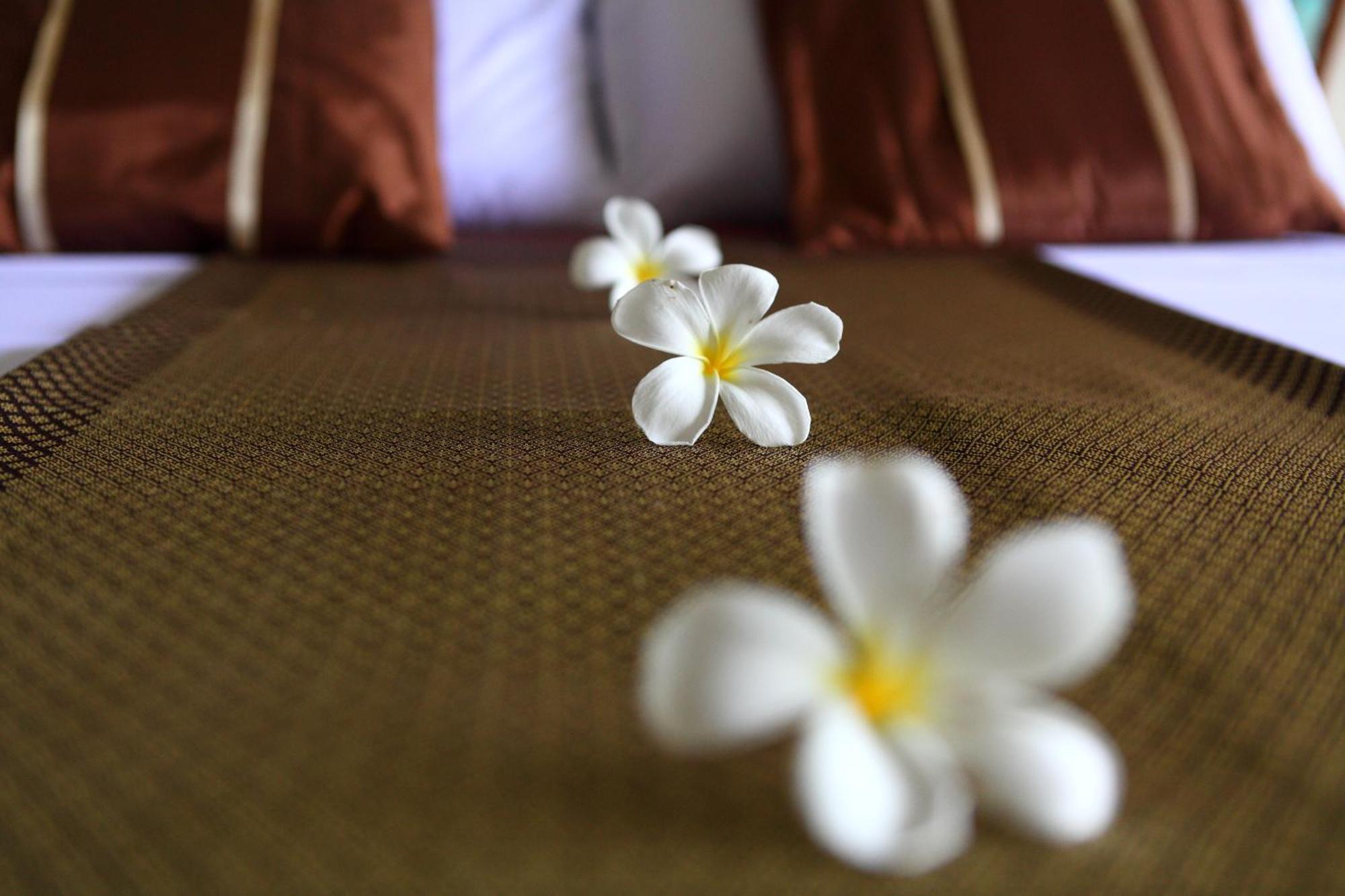 Wattana Park Hotel Trang Quarto foto