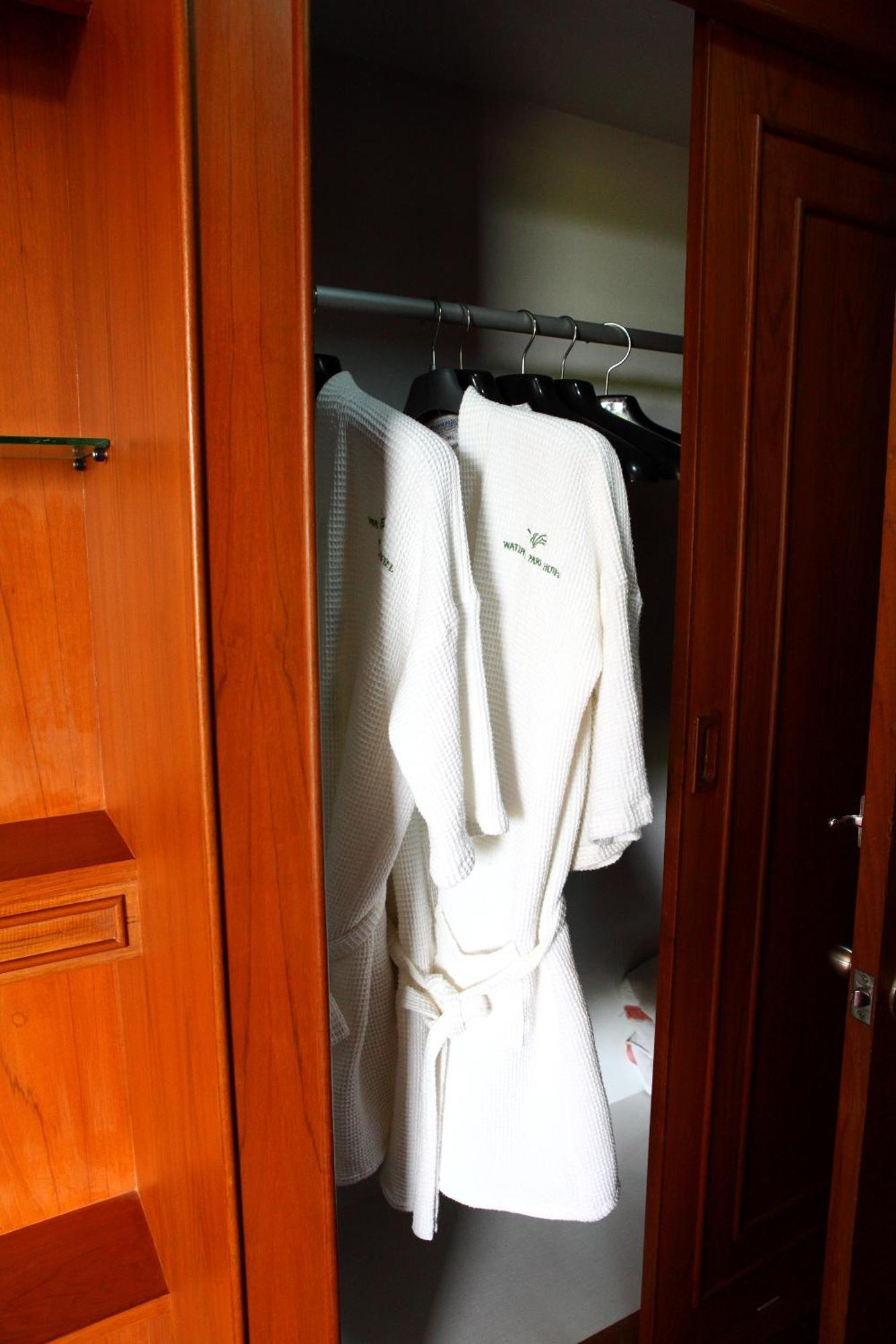 Wattana Park Hotel Trang Quarto foto