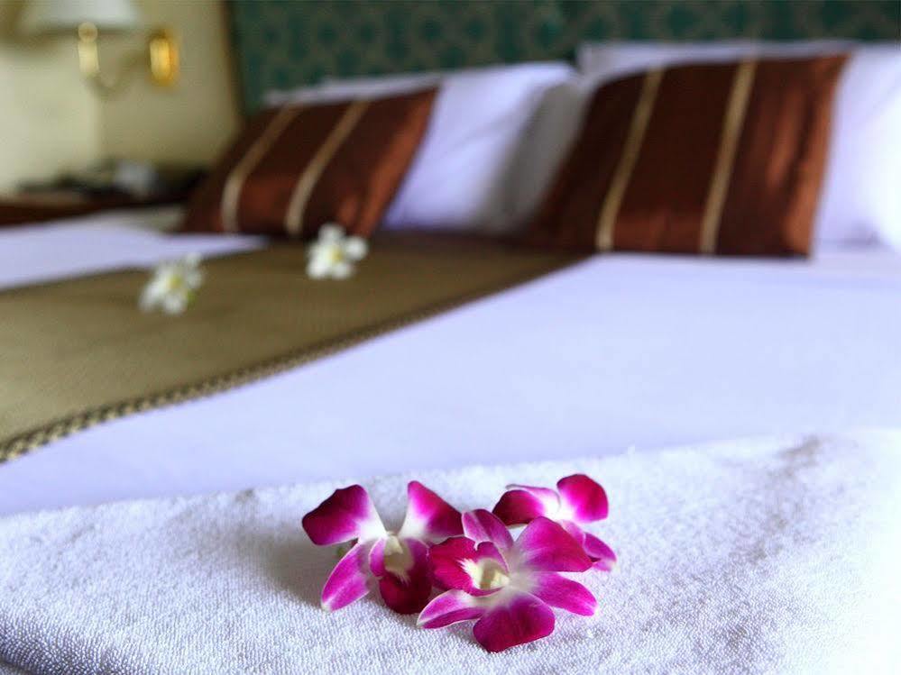 Wattana Park Hotel Trang Exterior foto